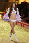 Model Alessandra Ambrosio presents a creation during the Victoria's Secret Fashion Show at the Lexington Armory in New York November 10, 2010. REUTERS/Lucas Jackson (UNITED STATES - Tags: ENTERTAINMENT FASHION)